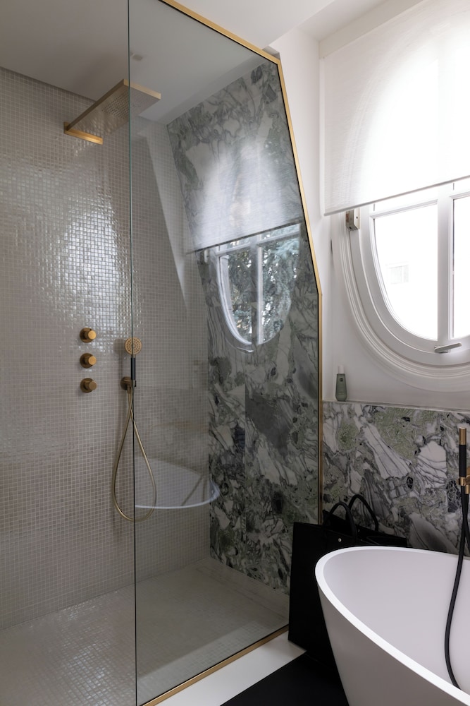 HIGHSTAY - Luxury Serviced Villa - Poincaré