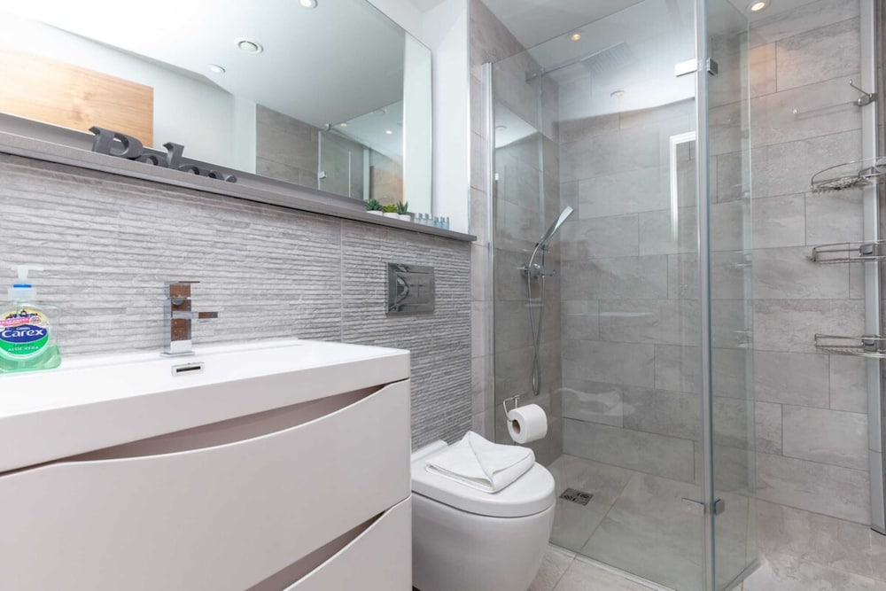 Luxurious Central Edinburgh Apartment - Sleeps 6