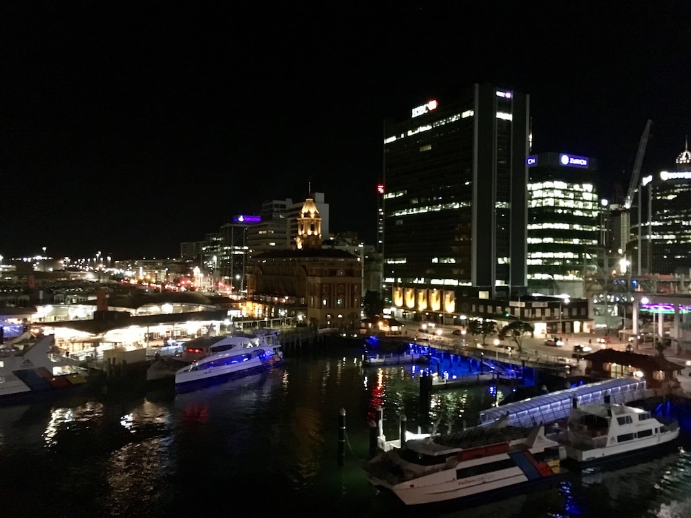Princes Wharf - 1BR Comfortable Luxury