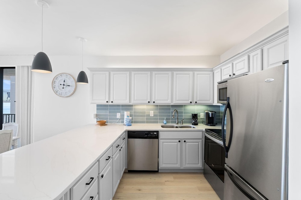 Romar Place 806
