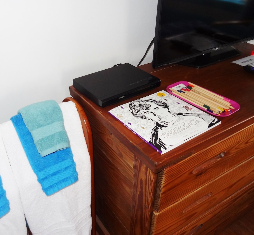 Brattleboro Vacations - The One Cat BB - Property Image 2