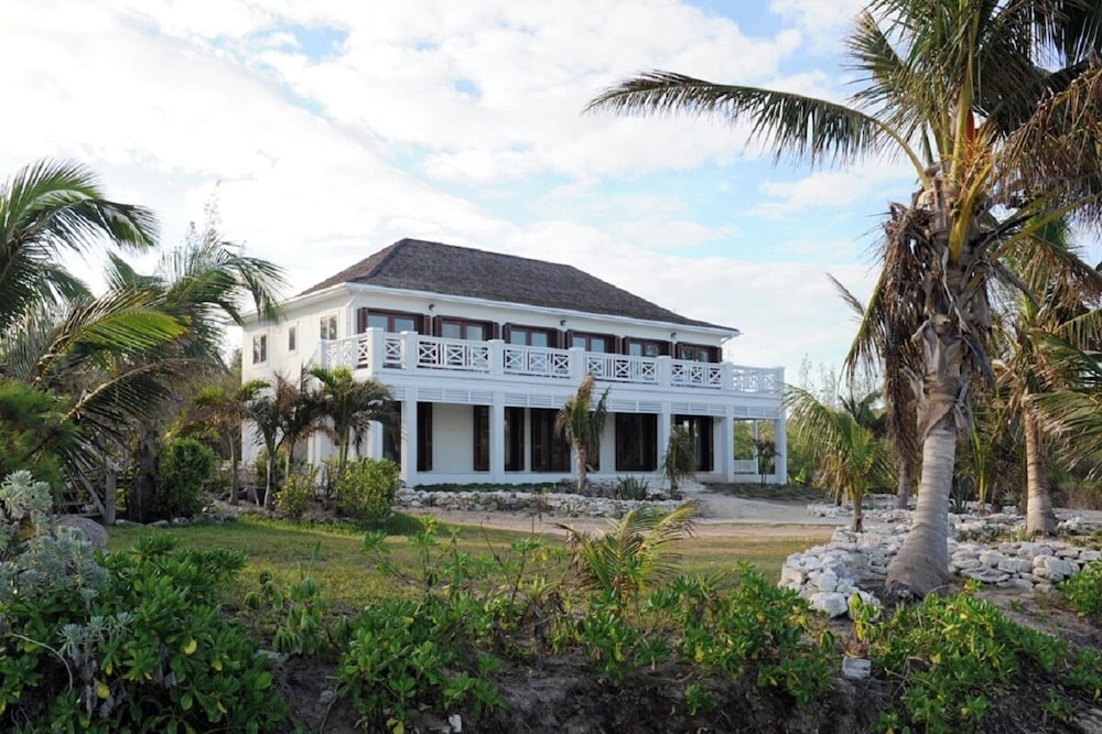 Beachside Beauty: Brand New Home With Pool