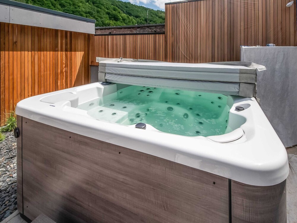 Comfort Near Historic Huy