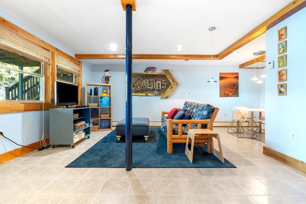Waterfront w/ Kayak's, Sup's and Ping Pong Table!