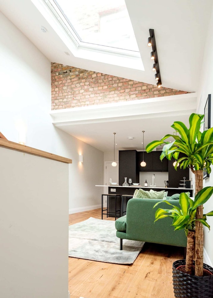 Lillie Road Residence B