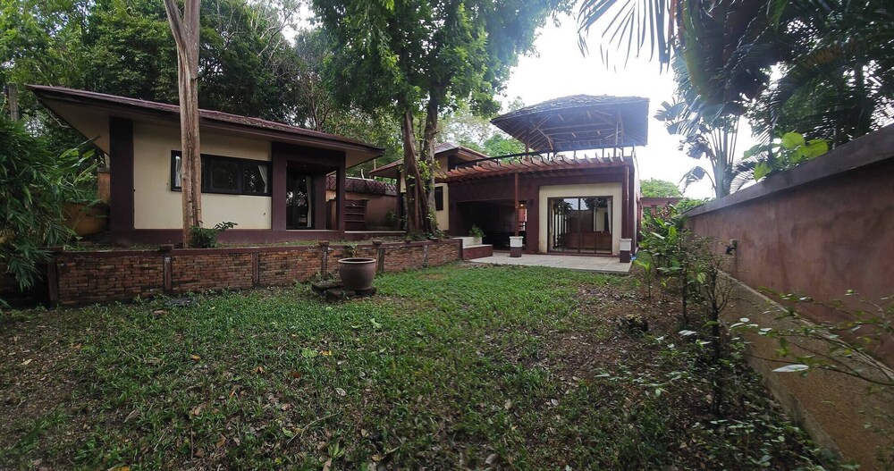 Three Bedroom Balinese Villa - a Shared Pool