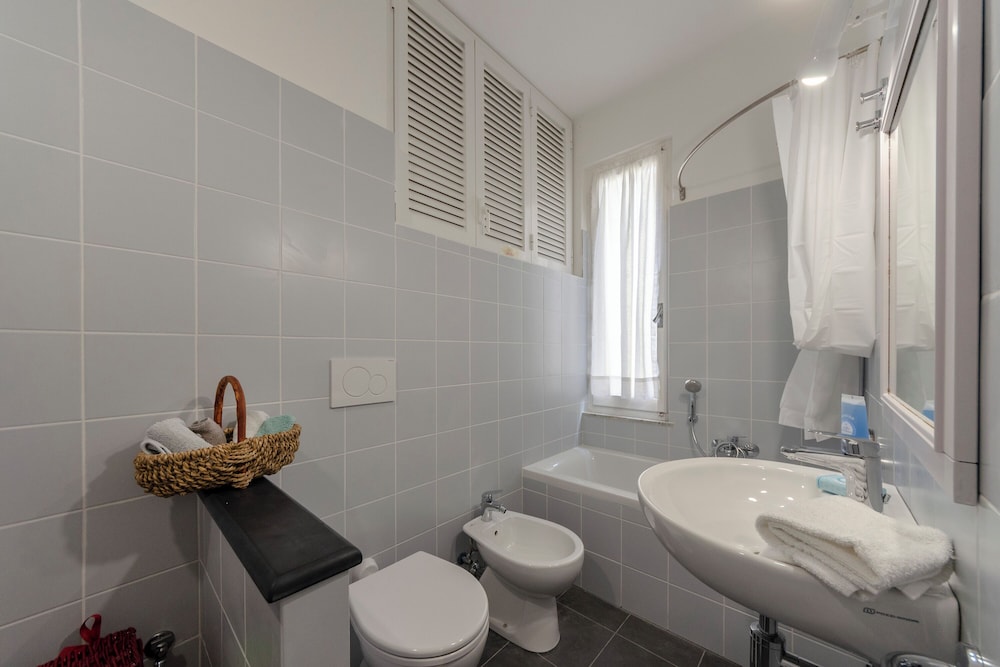 Vernazza Apartments