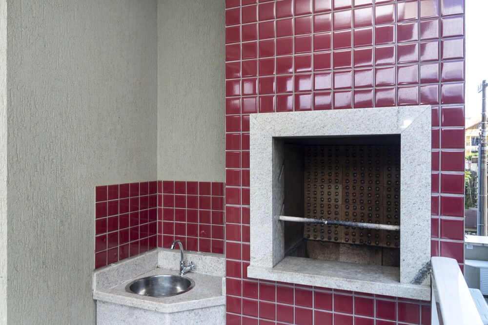 Rent Apartment 3 bedrooms w/ 1 suite - 680 view 3