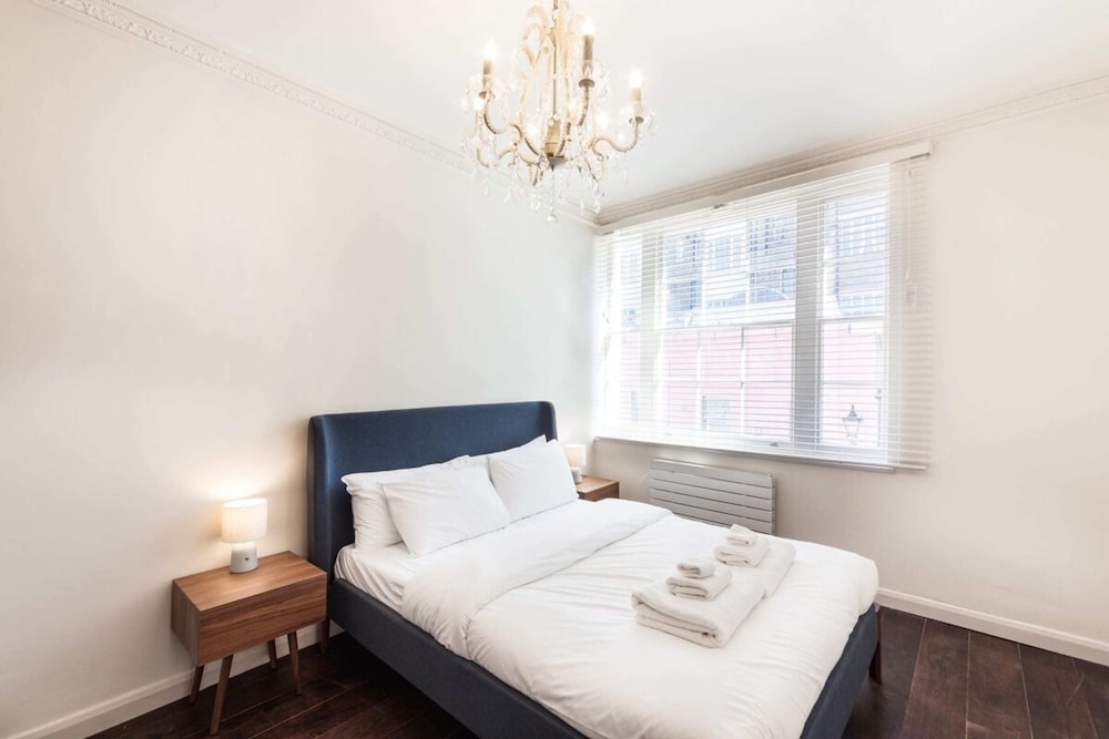 Elegant, Airy 2 Bedroom Flat in Paddington