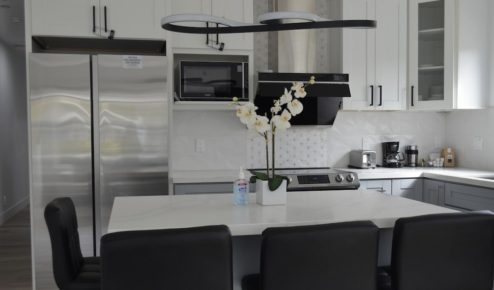 Dimond Abode Vacation Rental