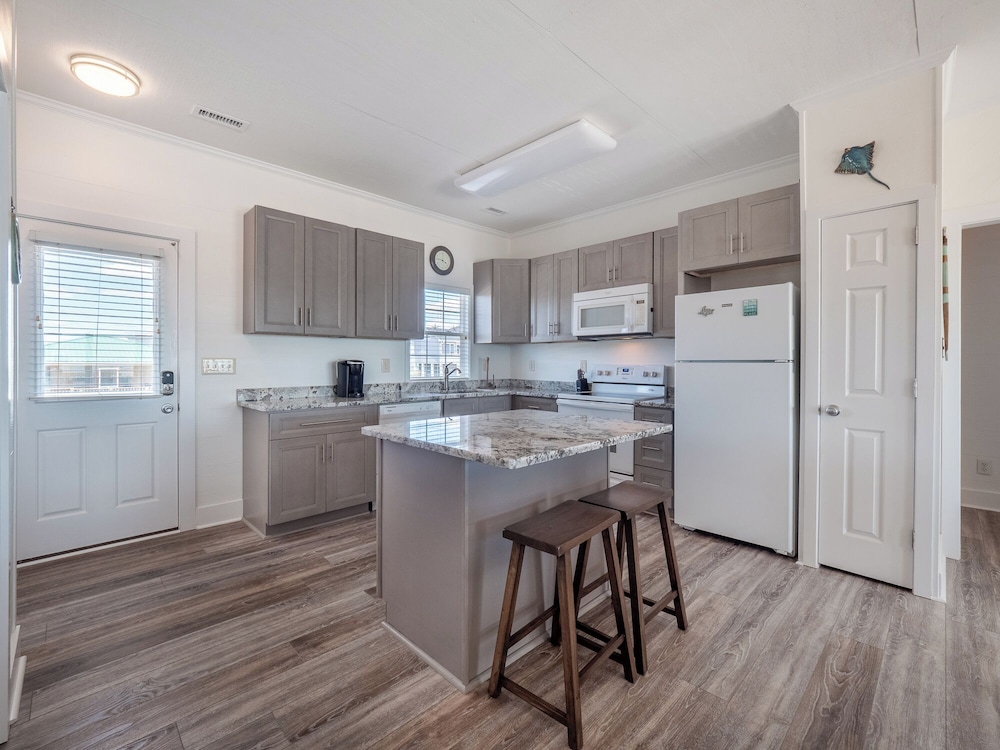 Green Dolphin by Topsail Realty