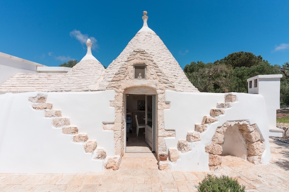 Trullo Eughene a con Piscina