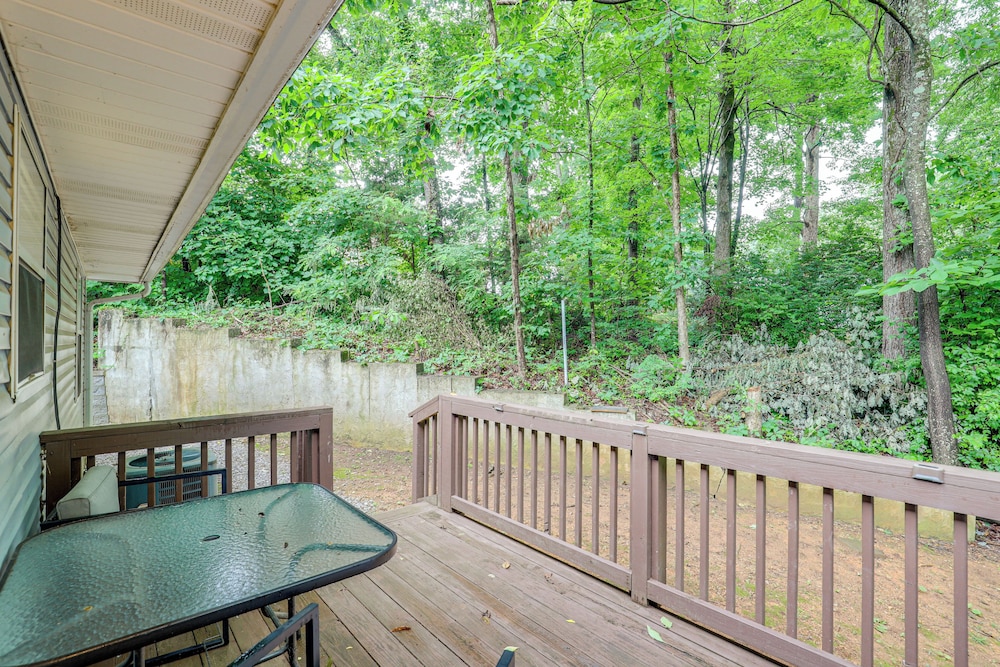 3 Mi to Cherokee Reservoir: Blue Haven Bungalow