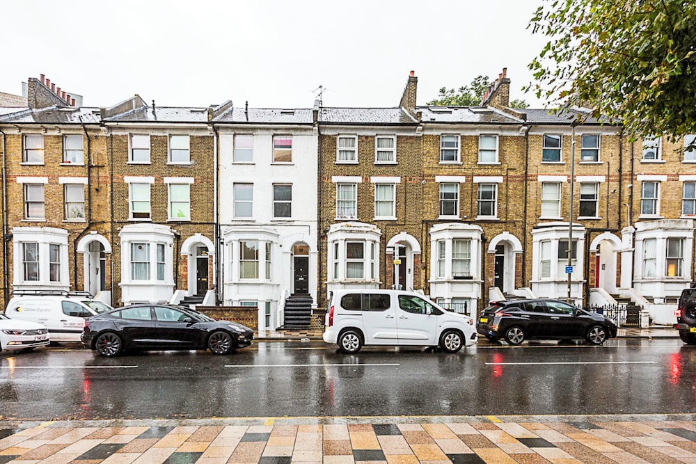 Modern Clapham Apartment