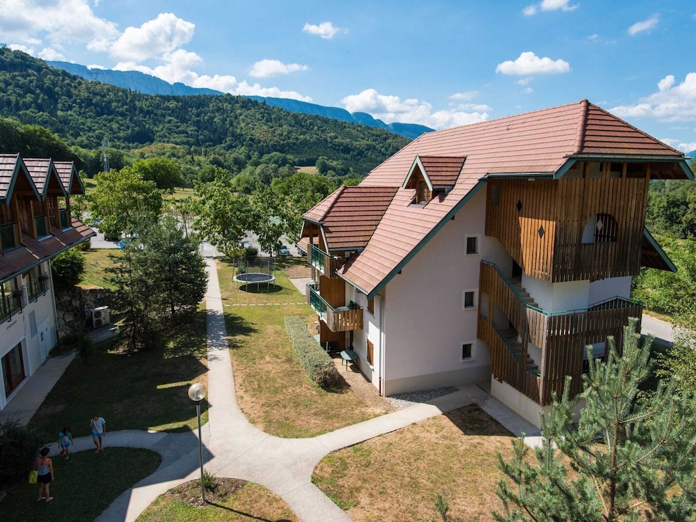 Charming Giez Apartment