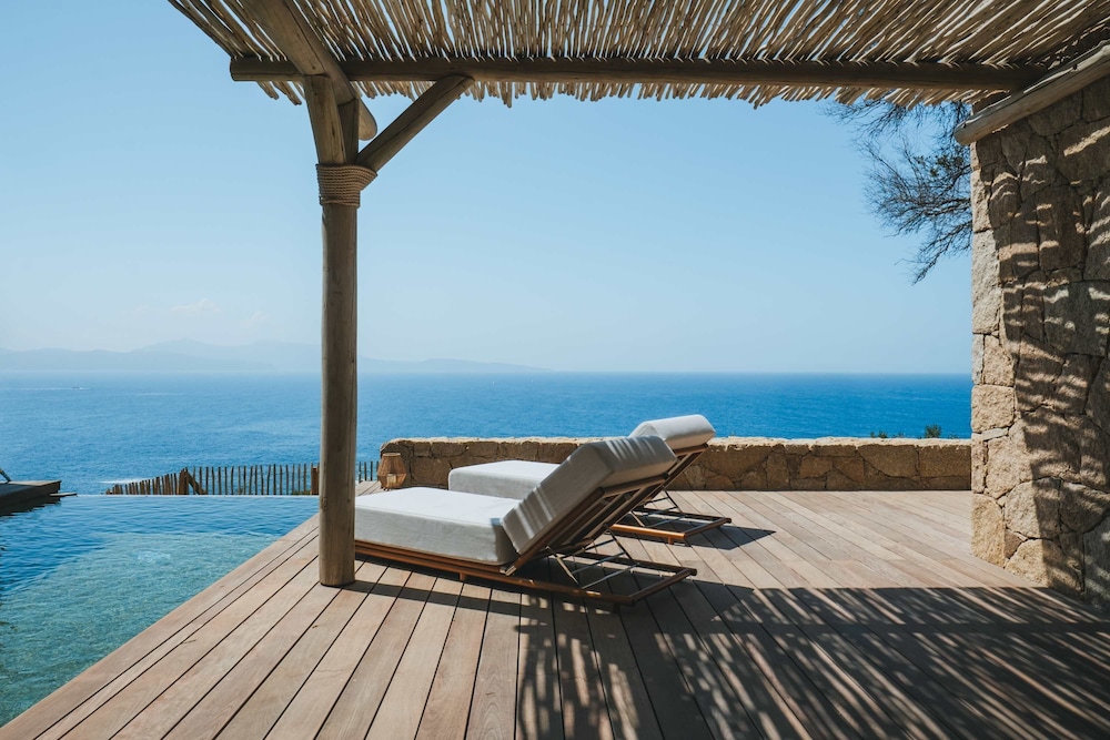Luxury Villa a Nepita Beach Access Through the Maquis
