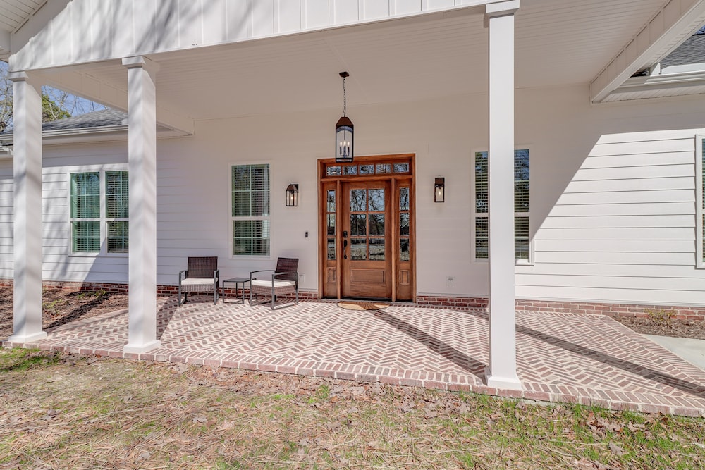 'the Hamilton Heber Springs' Home w/ Hot Tub!
