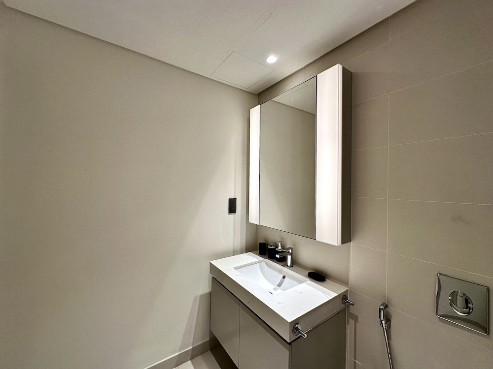 Lux BnB I Sun Rise Bay Tower I Ocean View