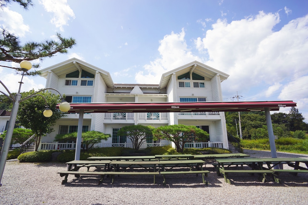 Oikos Leisure Pension