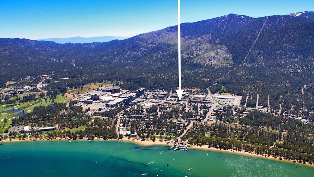 Luxury 2br Steps From Heavenly Village & Gondola 2 Bedroom Condo by RedAwning