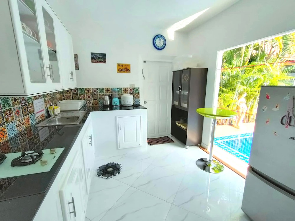 Corner Villa - Pattaya holiday House Walking Street