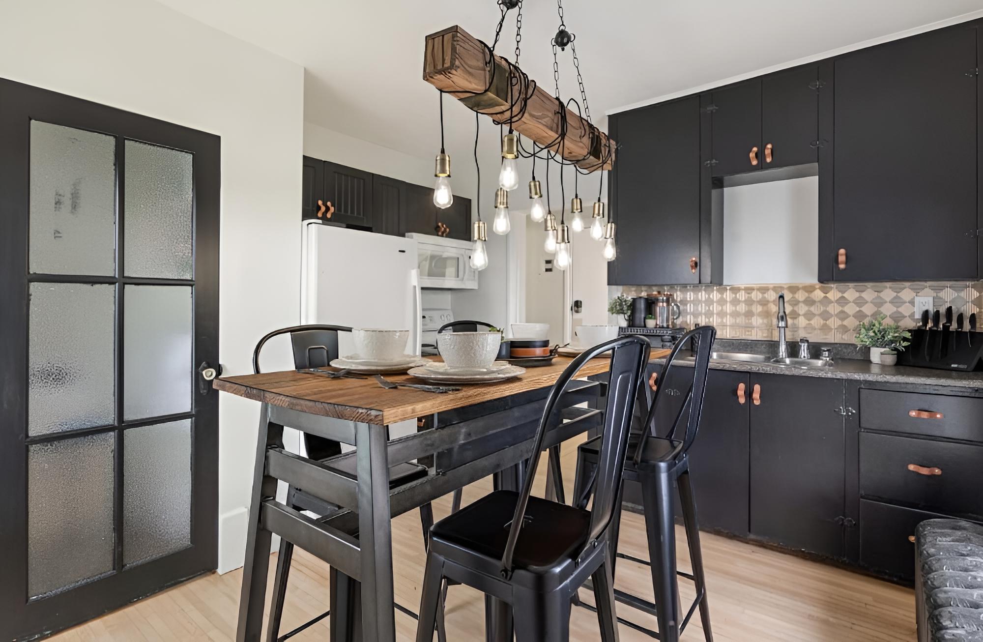 Cranbrook Vacations - The Prohibition No Service Fees Heritage Home - Property Image 9