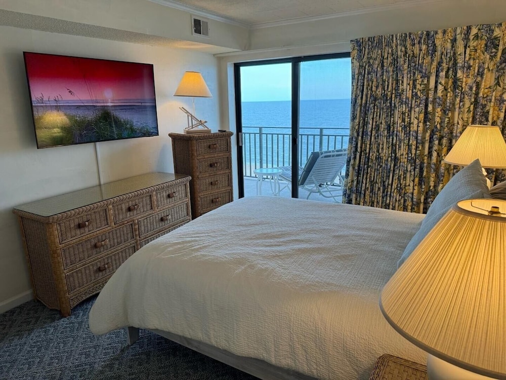 Ocean Hideaway 610 2 Bedroom Condo by RedAwning view 3