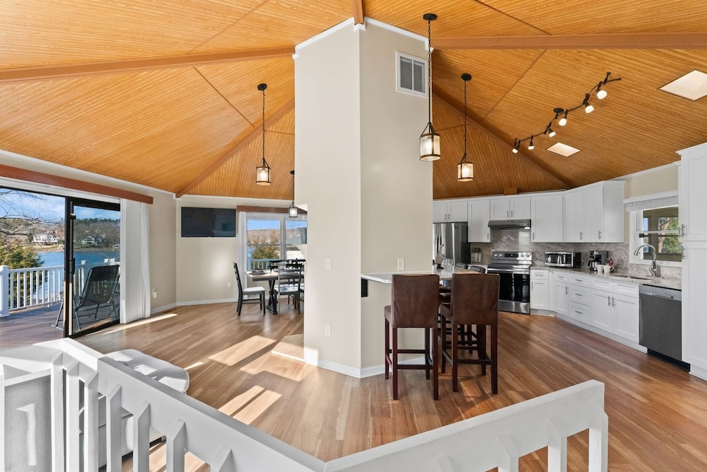 Pleasant Cove Waterfront Getaway With Fire Pit Deck and Private Lake Access