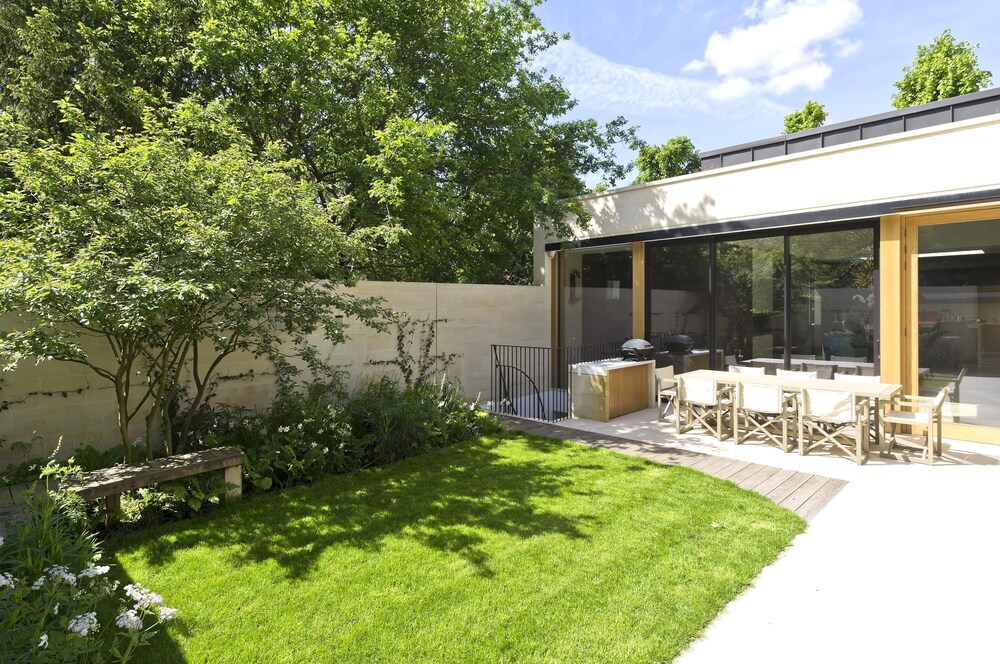 Stunning 5 bed Fulham Home w Indoor Pool Sauna and Private Garden