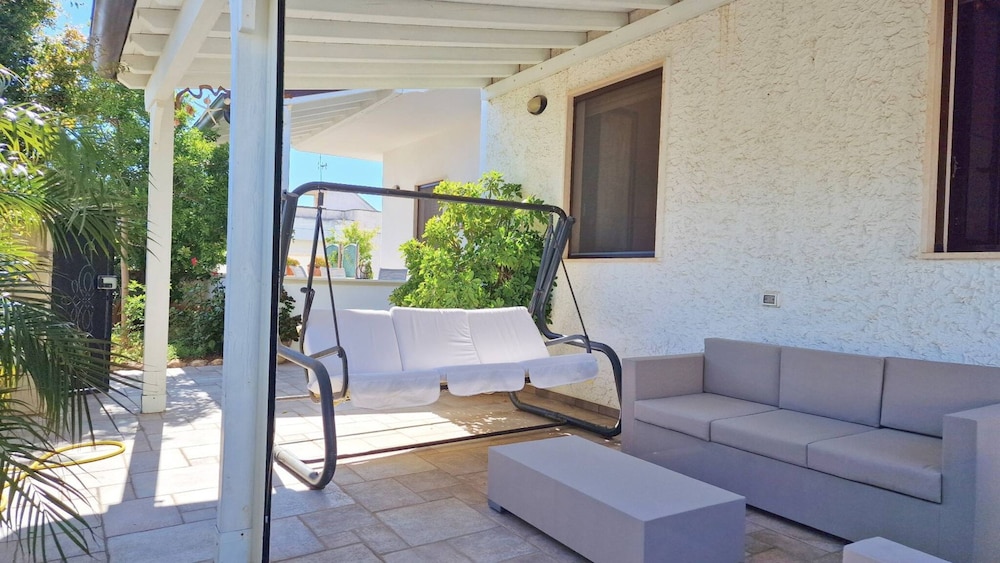 Villa Fede - 3 Bedrooms 2 Bathrooms air Conditioning by the sea