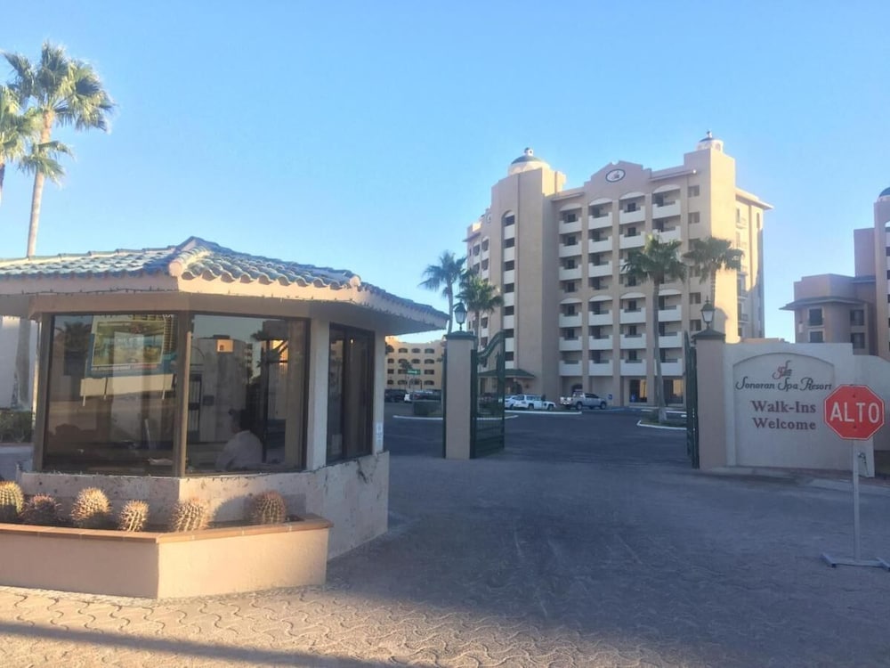 Hotel Sonora Spa Beachfront - Image 1