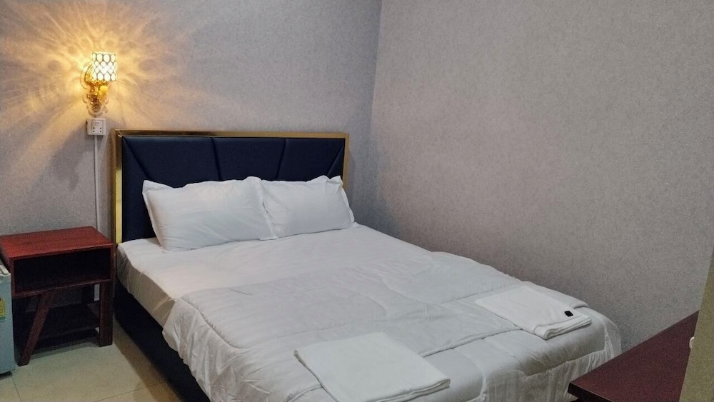 TWILIGHT INN