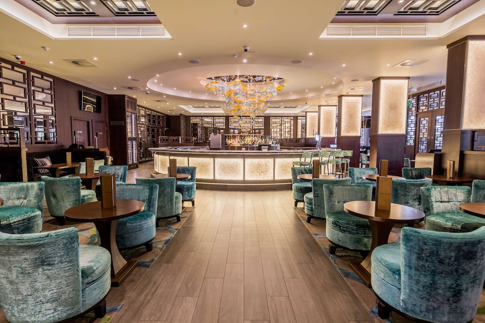 Hayes Vacations - Radisson Blu Hotel, London Heathrow - Property Image 3