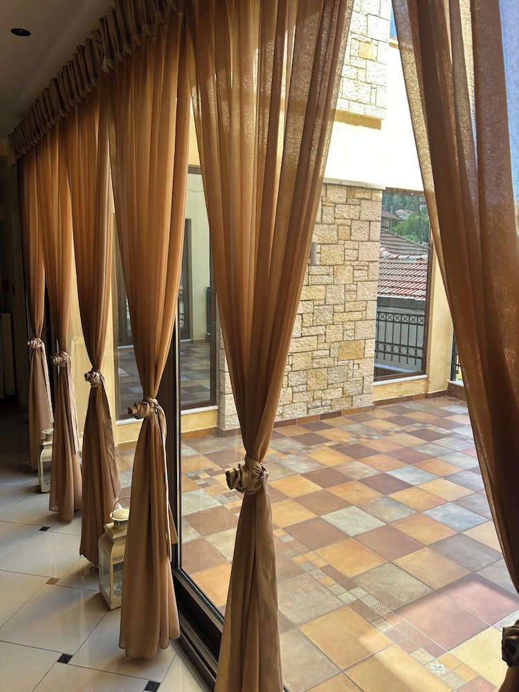 Aristarchos Lodge