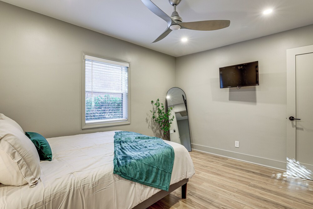 Close to Decatur Square: Family Home w/ Deck!