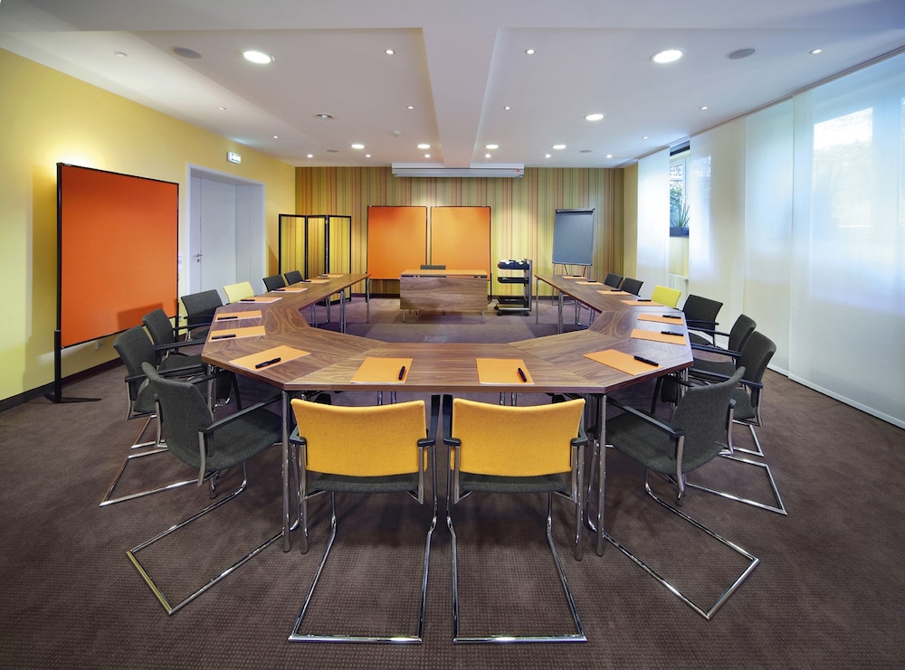Frankfurt Vacations - Hotel Villa Orange - Property Image 15