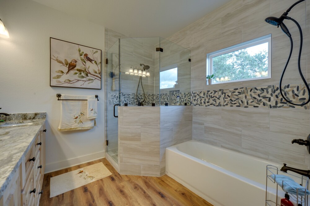 Horseshoe Bay Resort Home 6 Mi to Lake Lbj! - Property Image 3