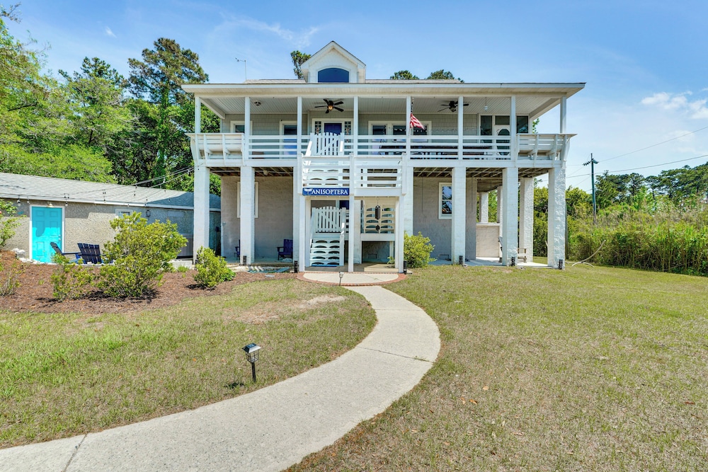 Hot Tub & Bay Views: Kill Devil Hills Haven!