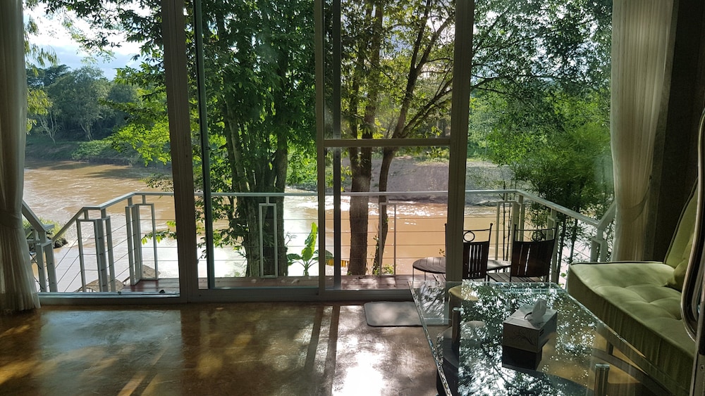 Nan De Panna Riverside Homestay