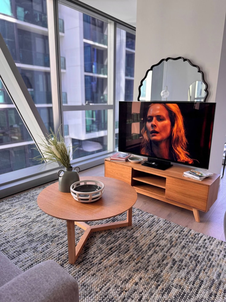 Luxury 2-bedroom Apartment in the Heart of Melbourne