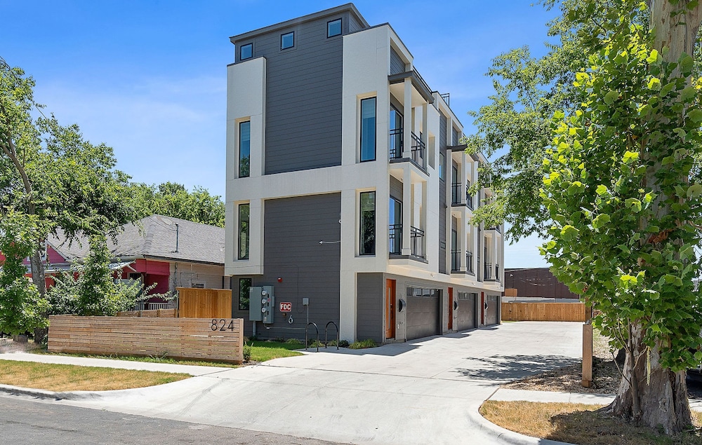 Modern Townhome Rooftop Backyard Garage