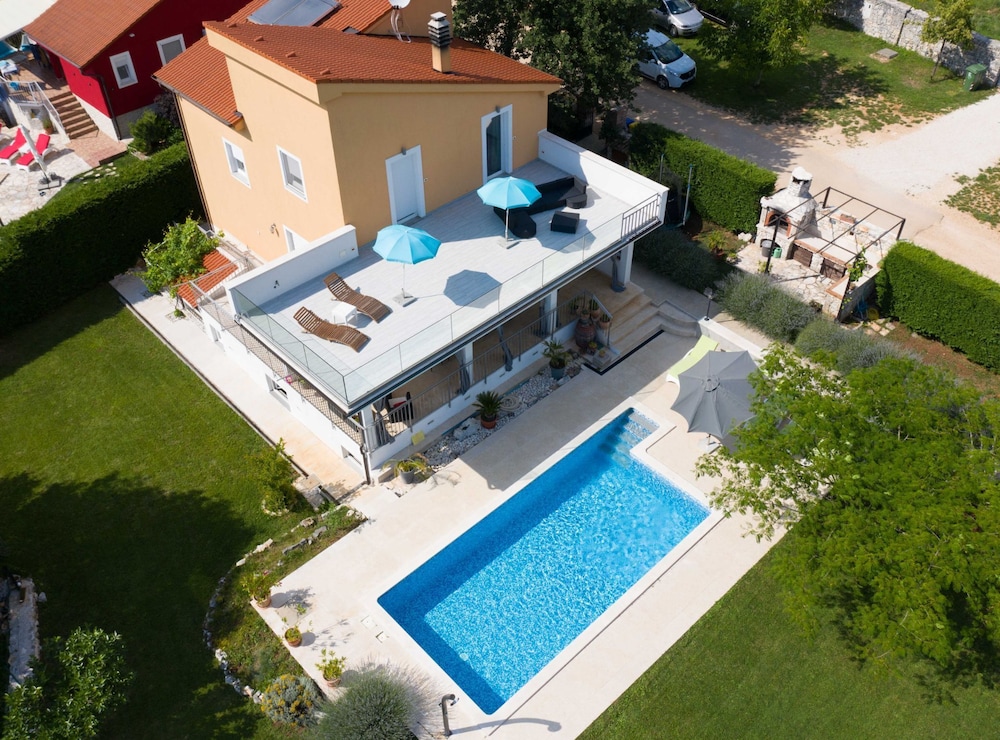 Exquisite Secluded Villa With Pool