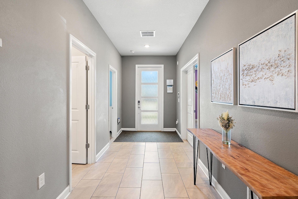 1194 Drop Lane