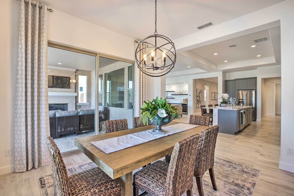 Private Pool & Grill: Modern Goodyear Retreat