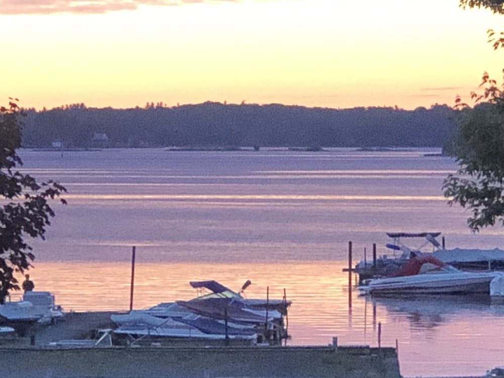 Watertown Vacations - Seaway Slips Waterfront Cottages - Property Image 1