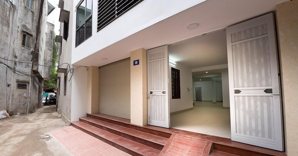 Era Apartment Ha Yen Quyet