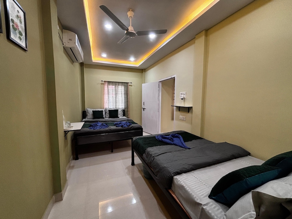 The Gulmohar Inn