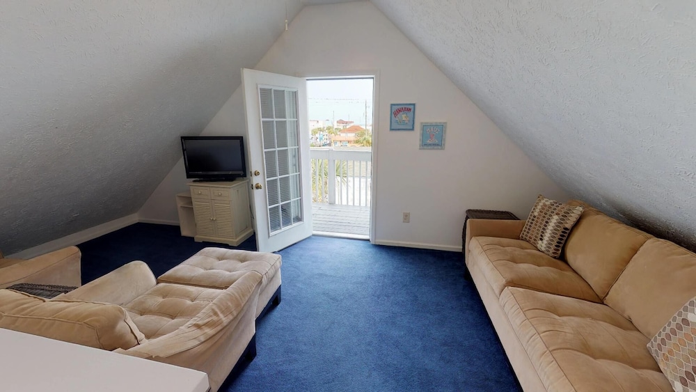 1603 Lovell Avenue Manor by Tybee Vacation Rentals