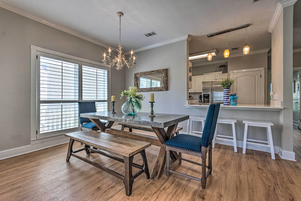 Grand Destin Getaway - Walk a Block to the Beach!