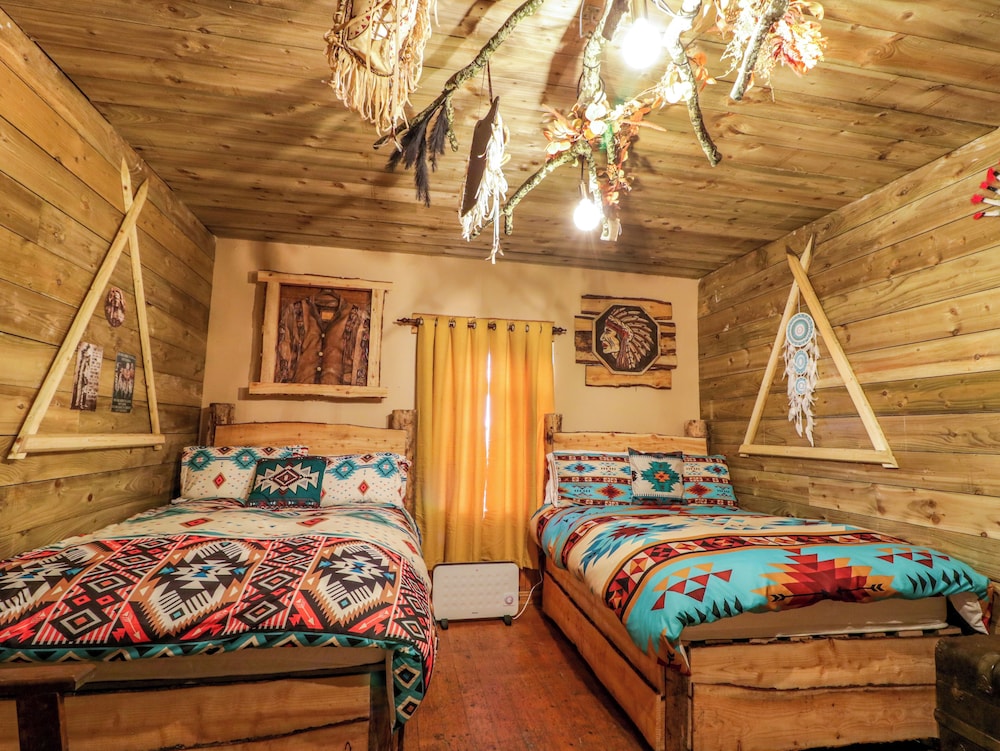 Apache Falls Lodge